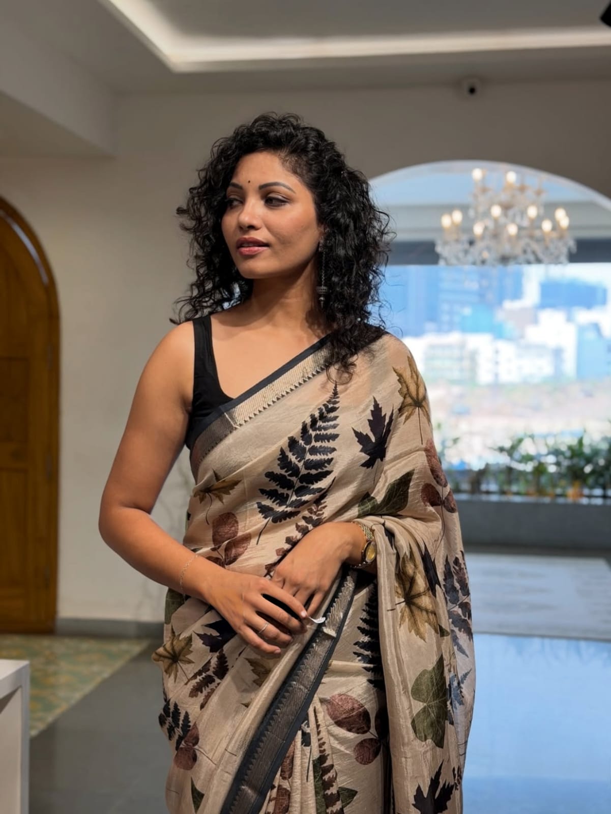 Zariya Jacquard Linen Saree